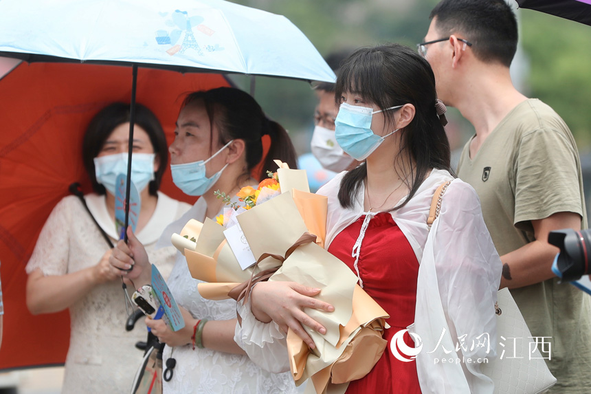 ���L�ֳ��r���ڿ�����Ⱥ����� ����W �r��z