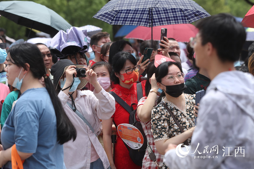 �Y����ԇ�������L�ڿ�����Ⱥ����� ����W �r��z