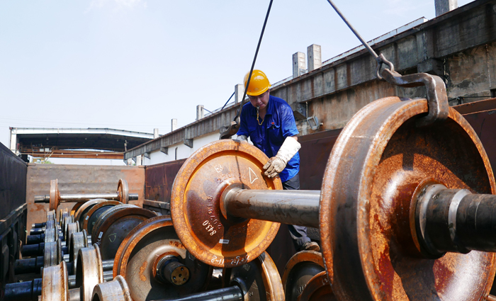 61℃“烤箱”里的車輪運搬工”