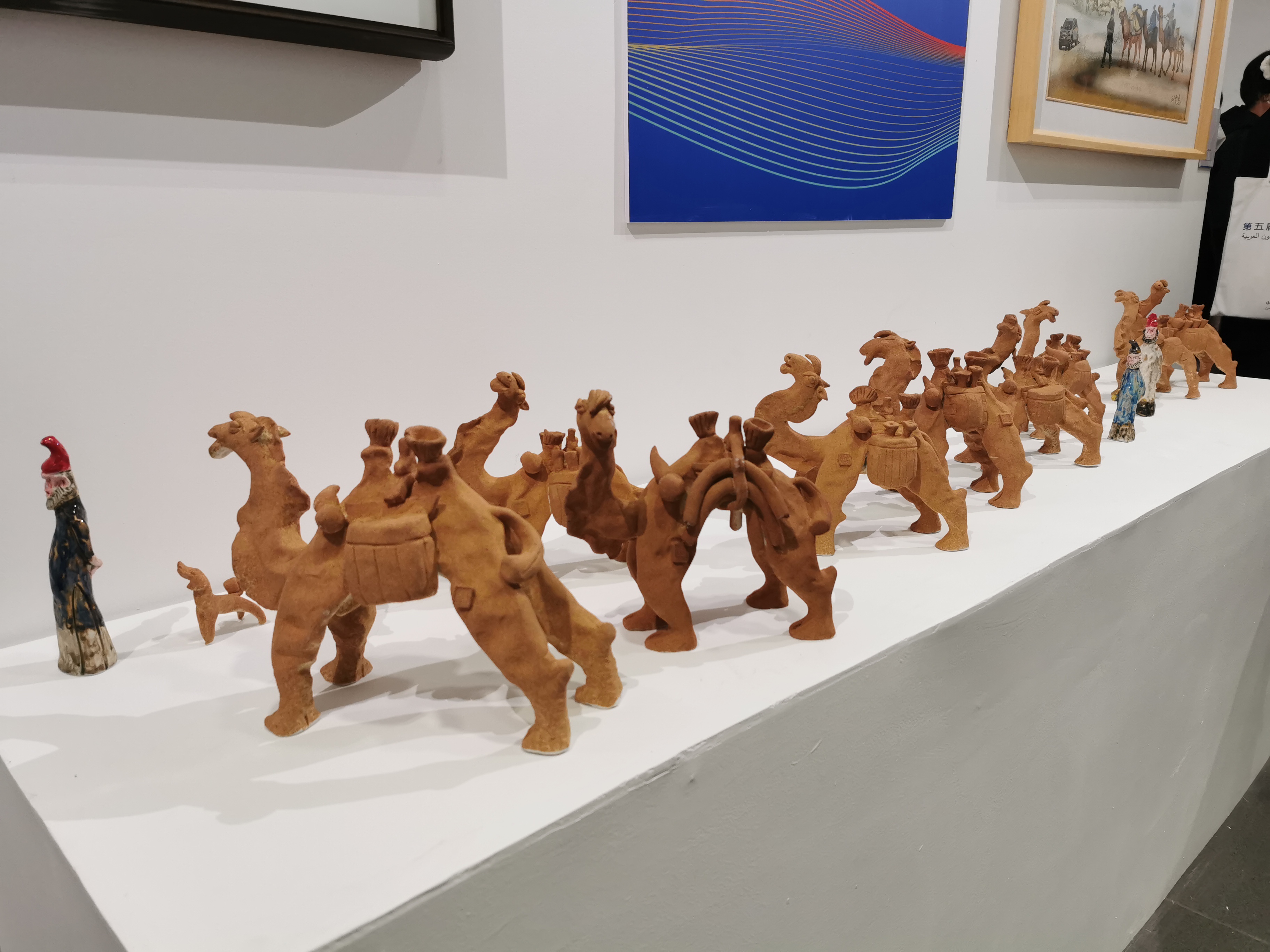 “阿拉伯知名藝術家訪華采風精品展”在景德鎮陶溪川開展。羅睿穎攝