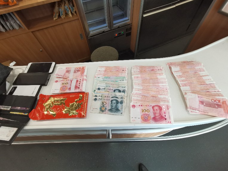 旅客遺失財物展示。