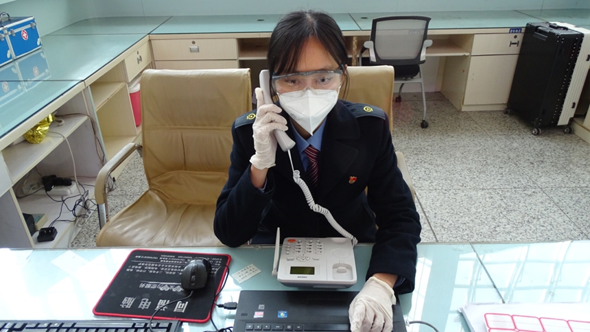 張悅聯系預約的重點旅客 楊佳煜攝