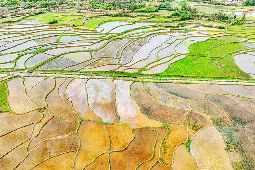 航拍下的江西省撫州市廣昌縣頭陂鎮山下村。曾恒貴攝