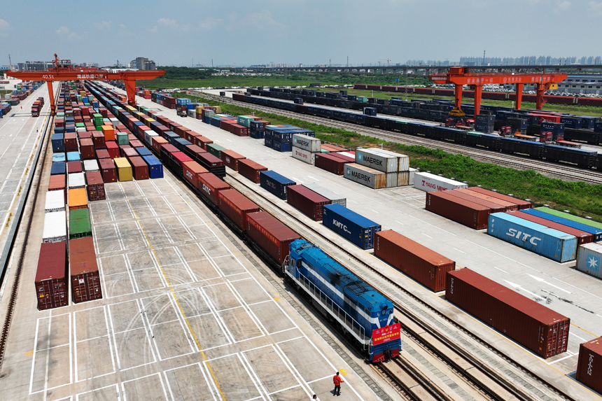 5月29日，南昌至廣州鐵海聯運班列首發專列從南昌國際陸港出發。 胡國林攝