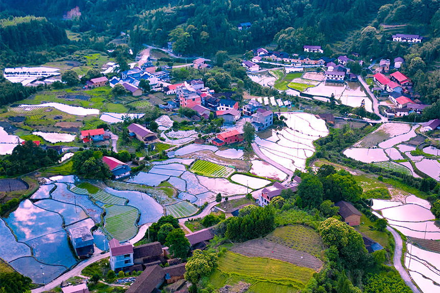 在江西省九江市武寧縣石門樓鎮拍攝的景色（無人機拍攝）。黃嫘禹攝