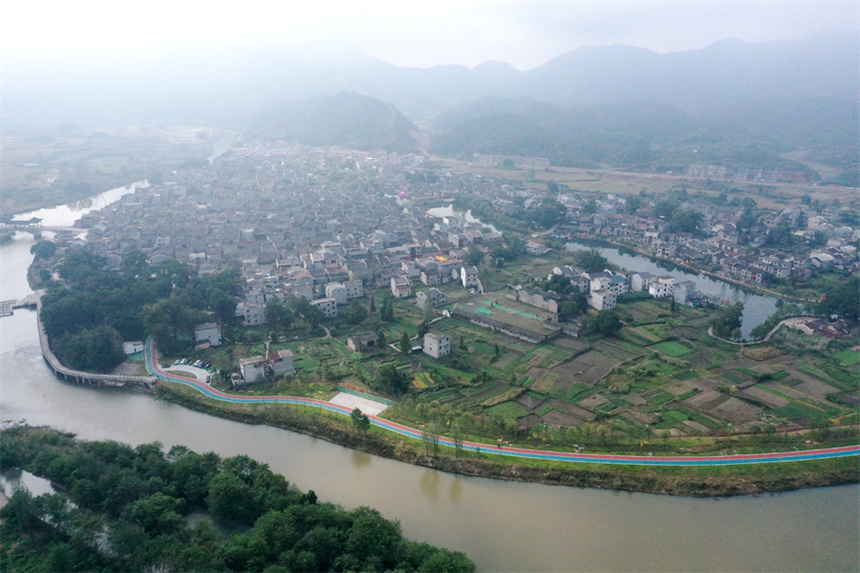 航拍鏡頭下的樂安縣流坑古村。 人民網記者 時雨攝
