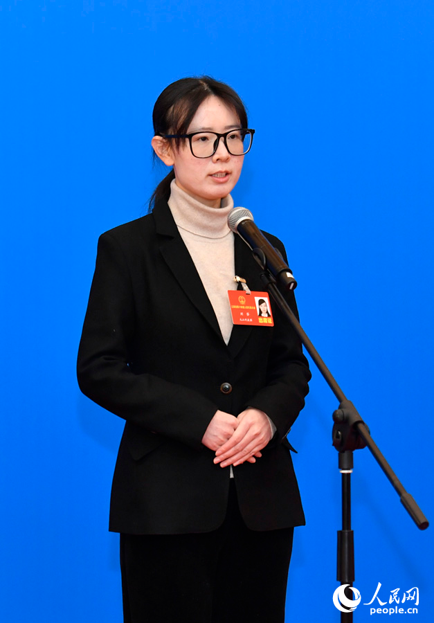 江西省人大代表、江西省中國科學院廬山植物園植物生理研究組組長劉芬。 人民網記者 時雨攝