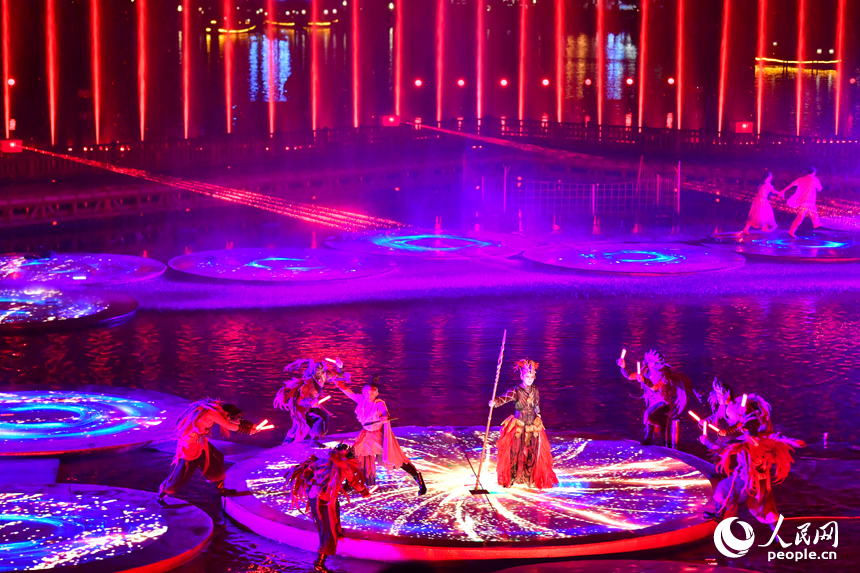 《遇見·婺源》大型戶外實景演出的現場。人民網記者 時雨攝