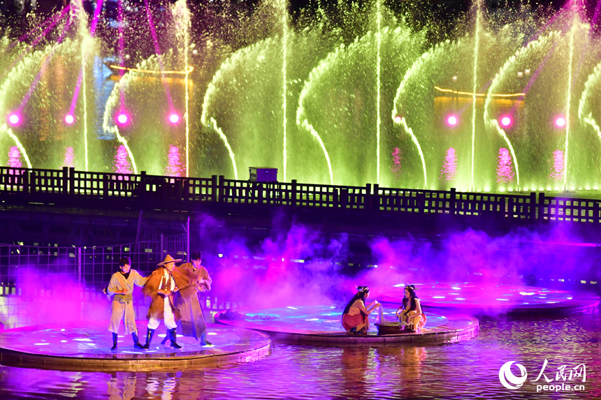 《遇見·婺源》大型戶外實景演出的現場。人民網記者 時雨攝