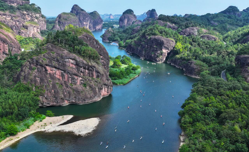 9月8日，2024“龍虎天下絕”龍虎山第三屆槳板大賽開賽。劉志琨攝