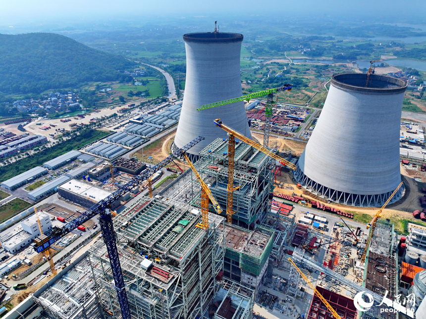 九江市湖口縣高新技術產業園區的一家火力發電廠二期2×1000MW項目正在建設中。朱海鵬攝