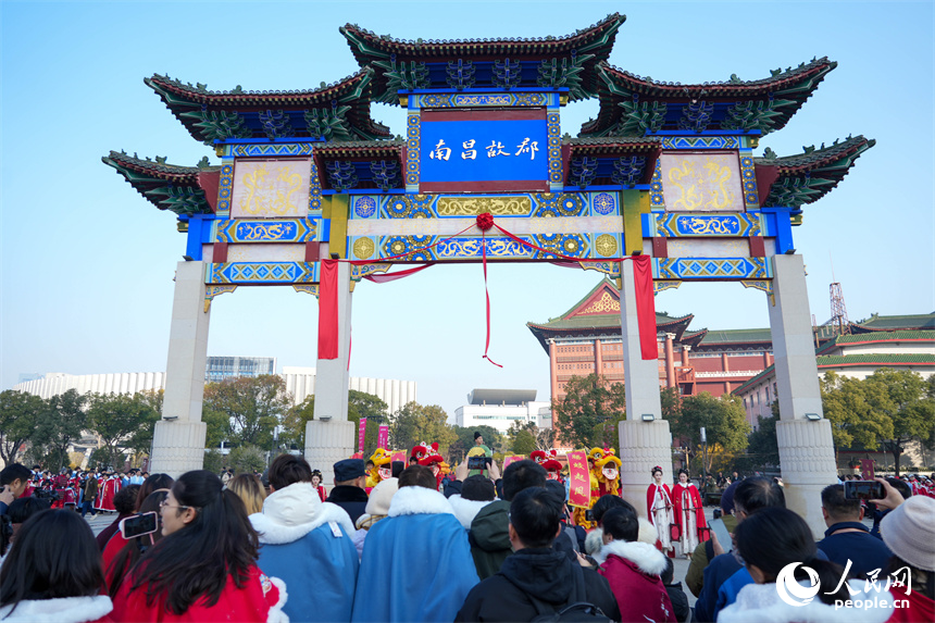 “滕閣誦序迎新，南昌邀您看‘?！敝黝}活動現場。人民網 龍楚良攝