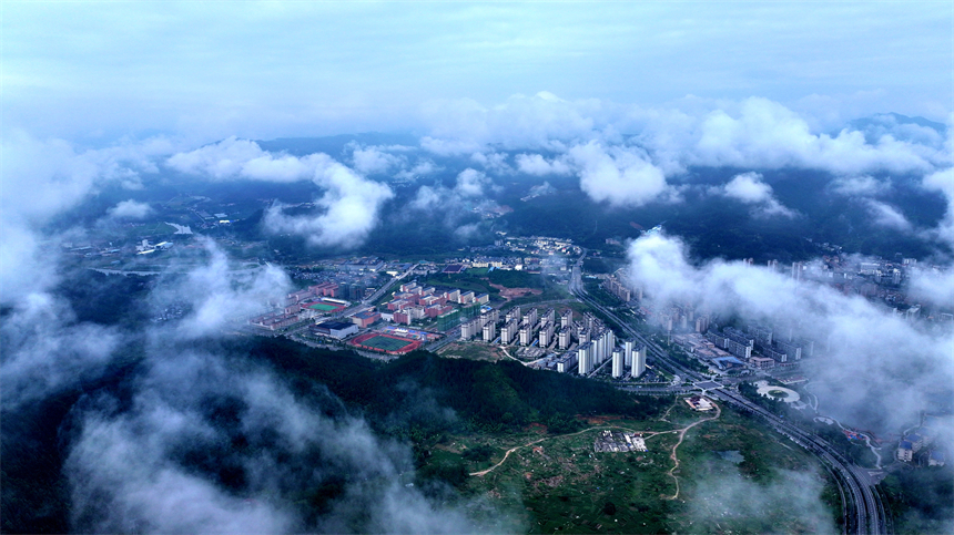 空中俯瞰全南縣城，如夢如幻。