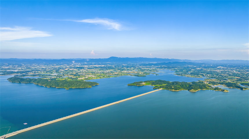 7月1日，江豚灣水生生物保護基地風景如畫。李學華攝