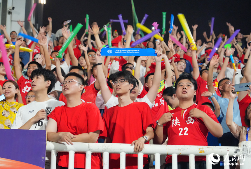 “贛超”揭幕戰現場。人民網記者 毛思遠攝