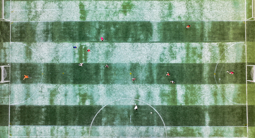 足球小將在進行訓練。