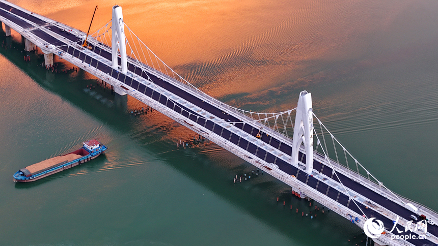 江西泰和：一橋跨兩岸 南北變通途