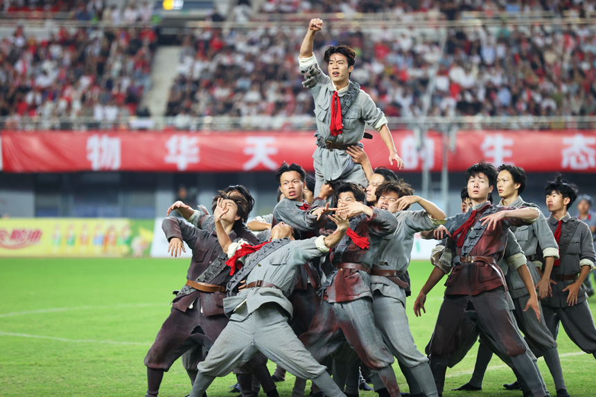 現場文藝表演。葉孟哲攝