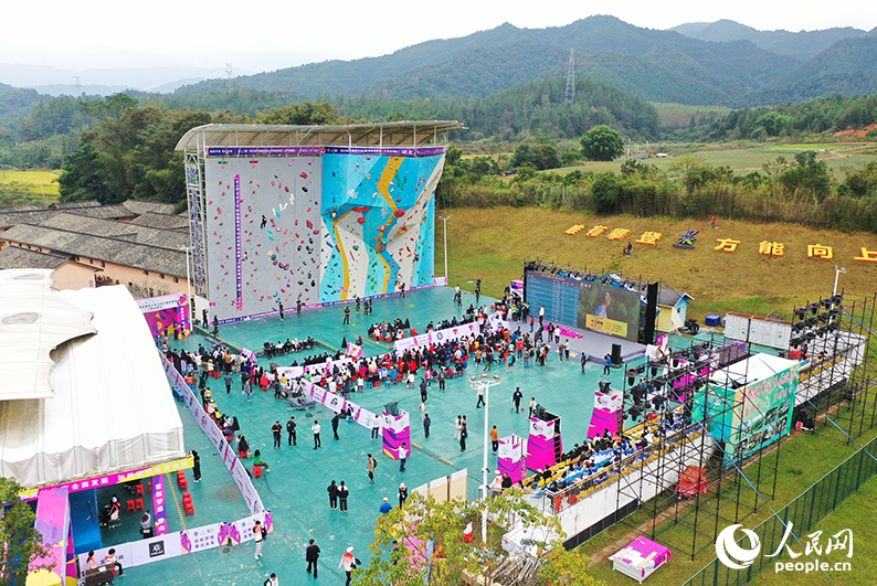 2025年全國青少年U系列攀巖聯賽（江西全南站）比賽現場。吳一帆攝