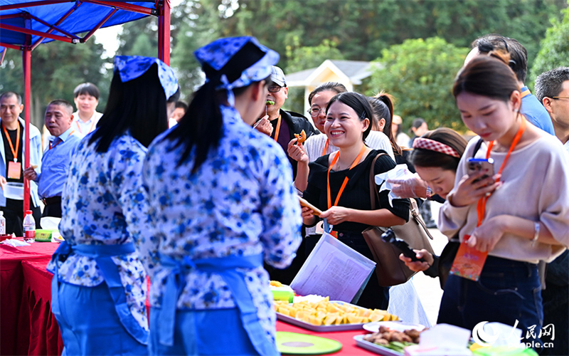 江西信豐：以“橙”為媒引客來