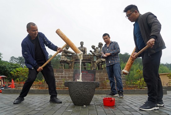 �ھ���ɽ�й�����������ڴ������д��οͣ�4��28�Քz�������A��ӛ�� �f�� �z